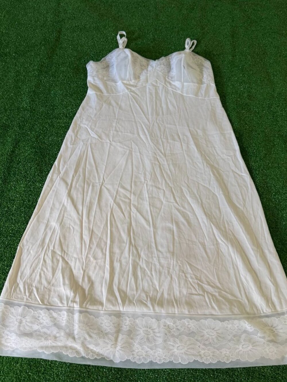 Vintage Vanity Fair Nylon Antron III Full Slip Lace Trim Adjustable Strap 36/L
